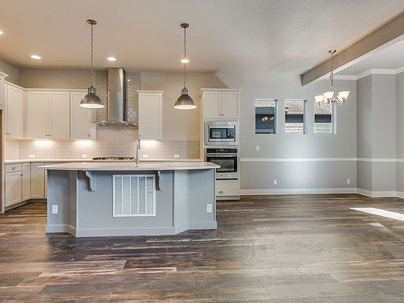 The Summit Peak - Kitchen