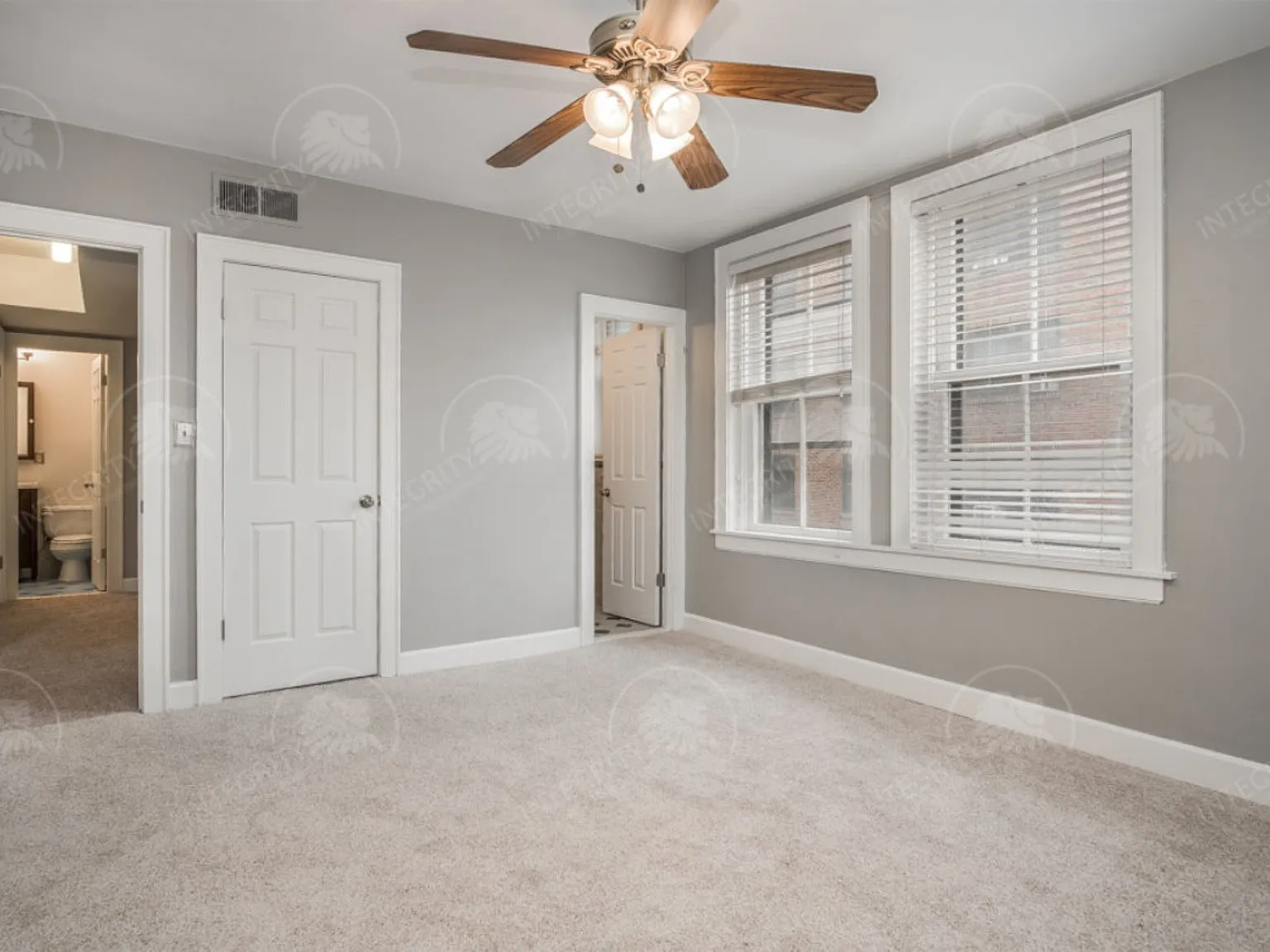 229 Ward Parkway — Photo 4