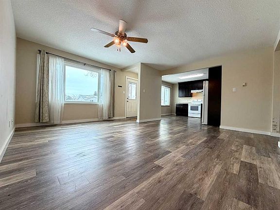 2nd image of 830 S 6th Ave