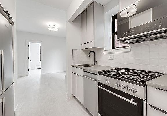 2nd image of 442 E 75th St APT 1B