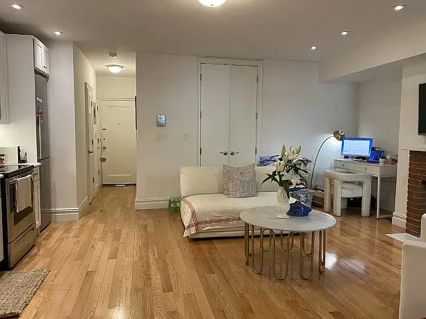 149 E 61st St #1B — Photo 4