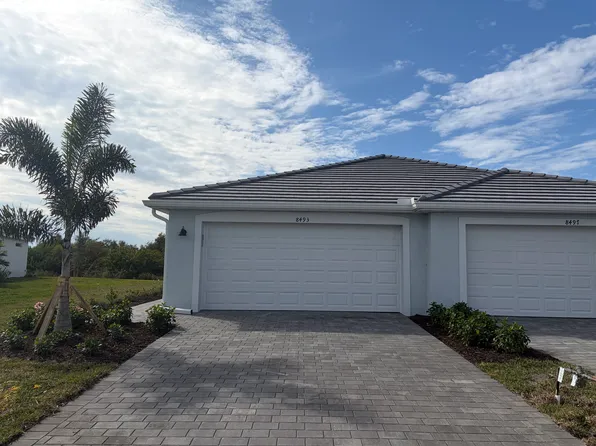 8493 Shore Lake Dr, Englewood, FL 34224