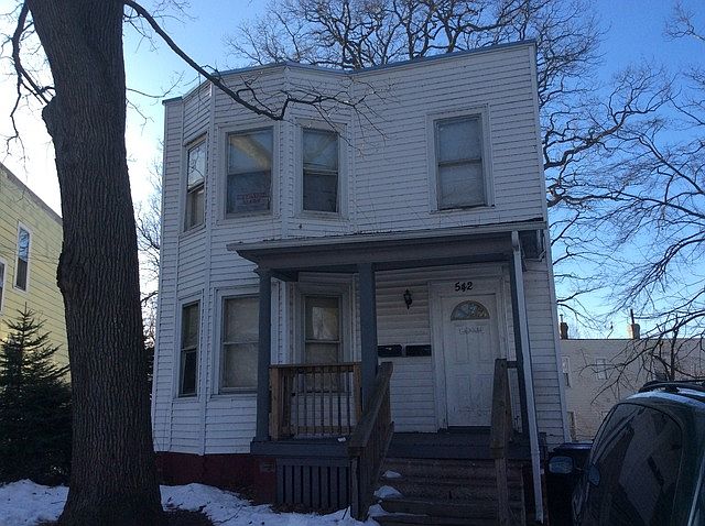 1st image of 542 Caroline Pl #1