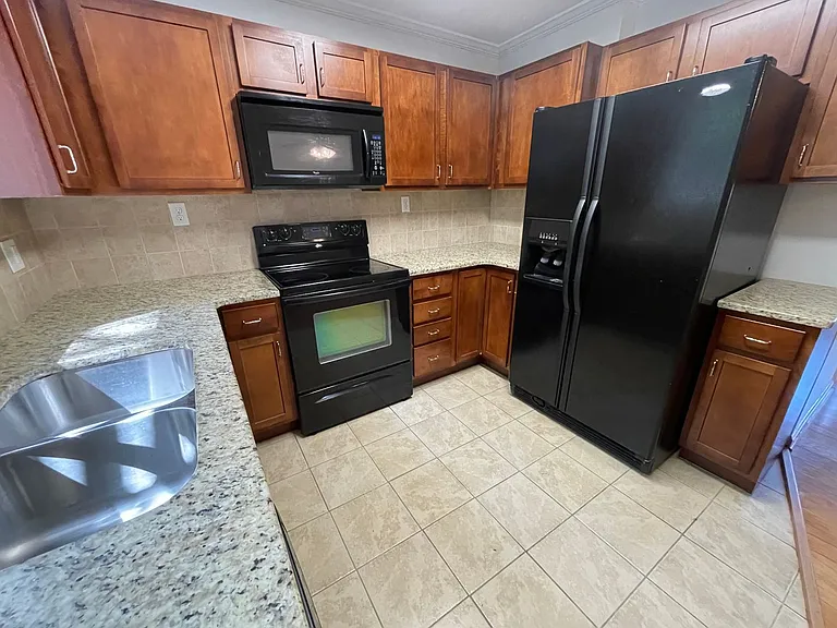 103 Sue Ann Ct #B — Photo 8