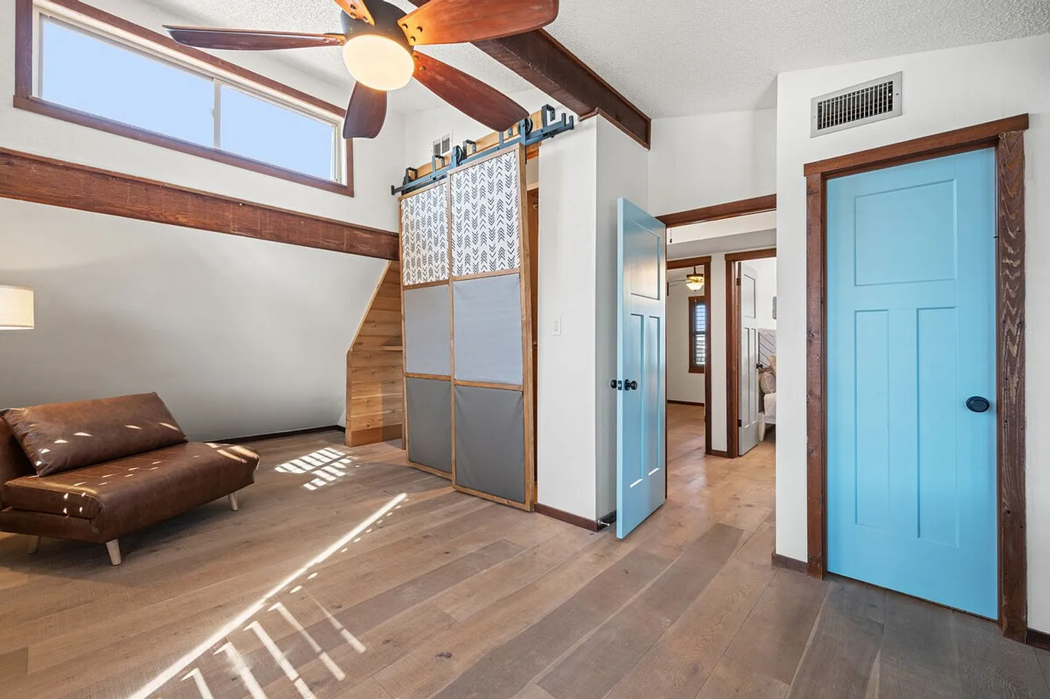 4 bed, 2.0 bath, $5,626 — Photo 2