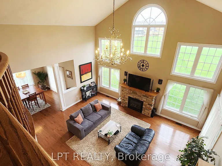 12 Plowright Rd #LEASE — Photo 5