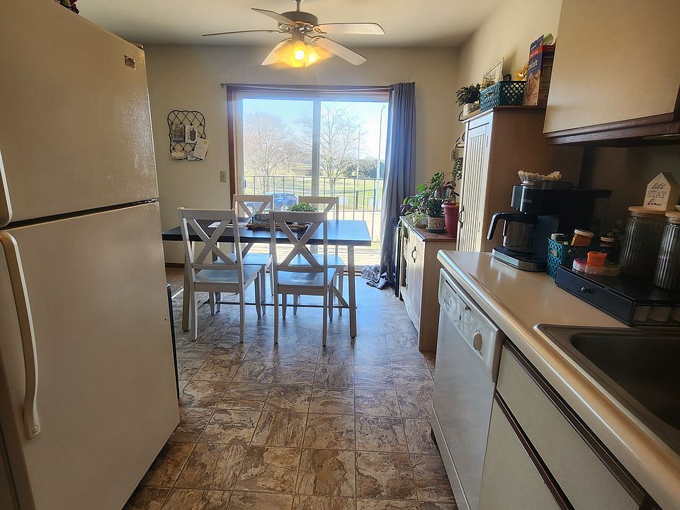 1st image of 115 Parkway Dr #115
