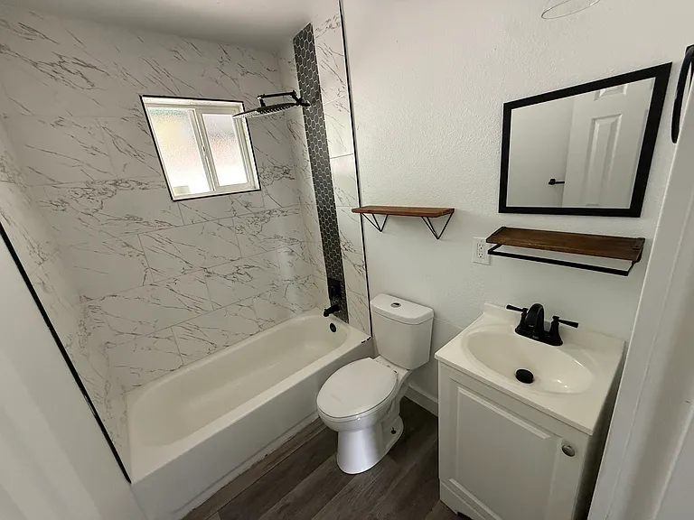 1709 W Linden St #4 — Photo 6