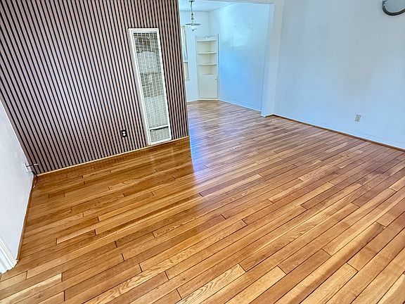 5th image of 1040 Palm Ave APT 1