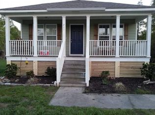 711 Dicks St, Waveland, MS 39576