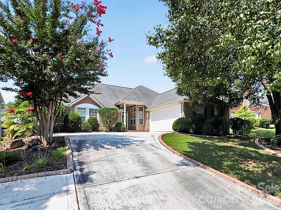 3rd image of 14642 Hawick Manor Ln