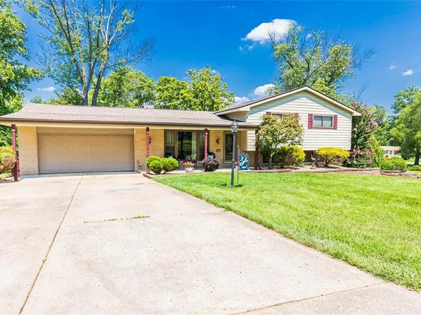 12009 Southwick Dr, Saint Louis, MO 63128