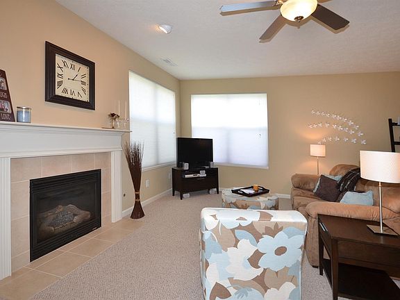 4th image of 8352 Berrybush Ln