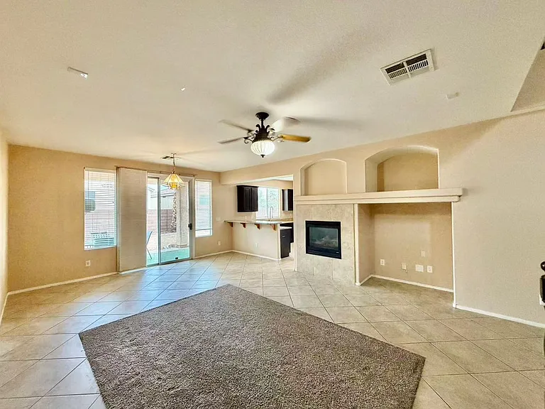 6068 Laughing Creek St — Photo 6