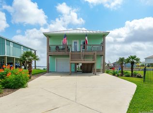 119 Bufflehead Ln, Rockport, TX 78382