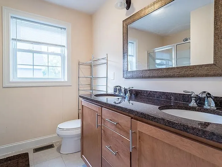 32 Empire Dr — Photo 12