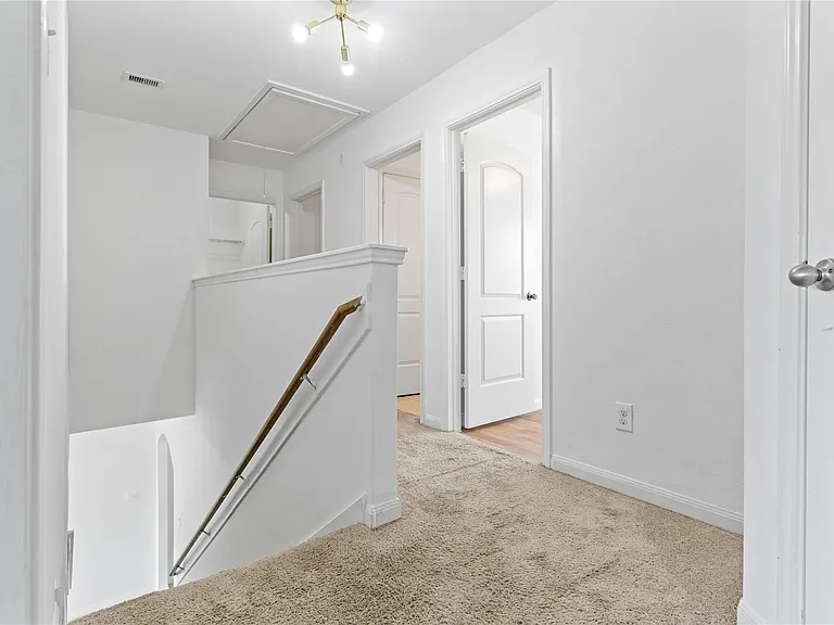 11017 Panther Ct — Photo 34