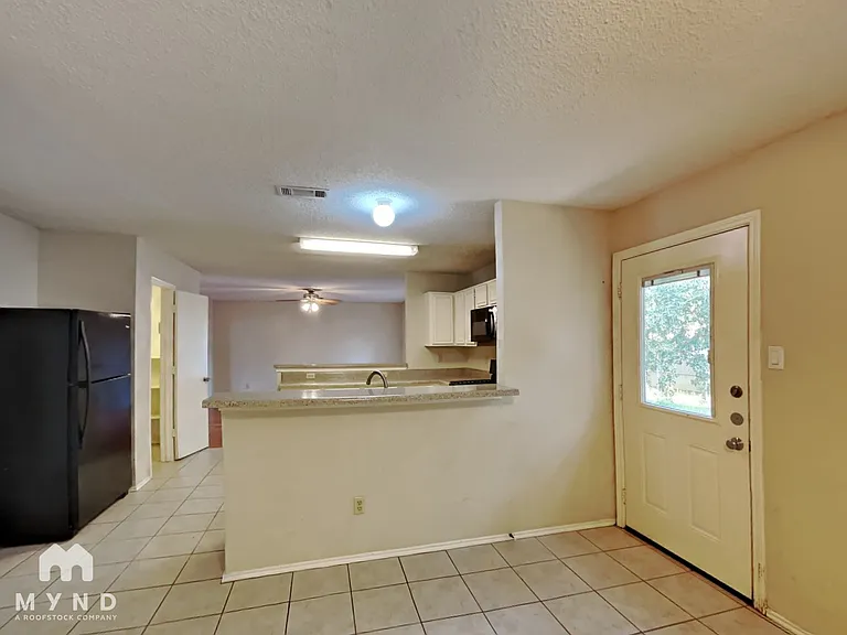 3205 Meadowview Dr — Photo 8