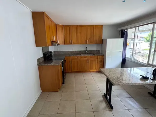 2153 Kauhana St, Honolulu, HI 96816
