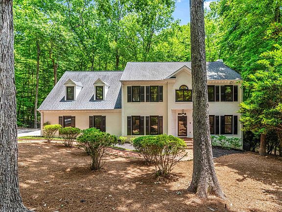3rd image of 701 Presnell Ct
