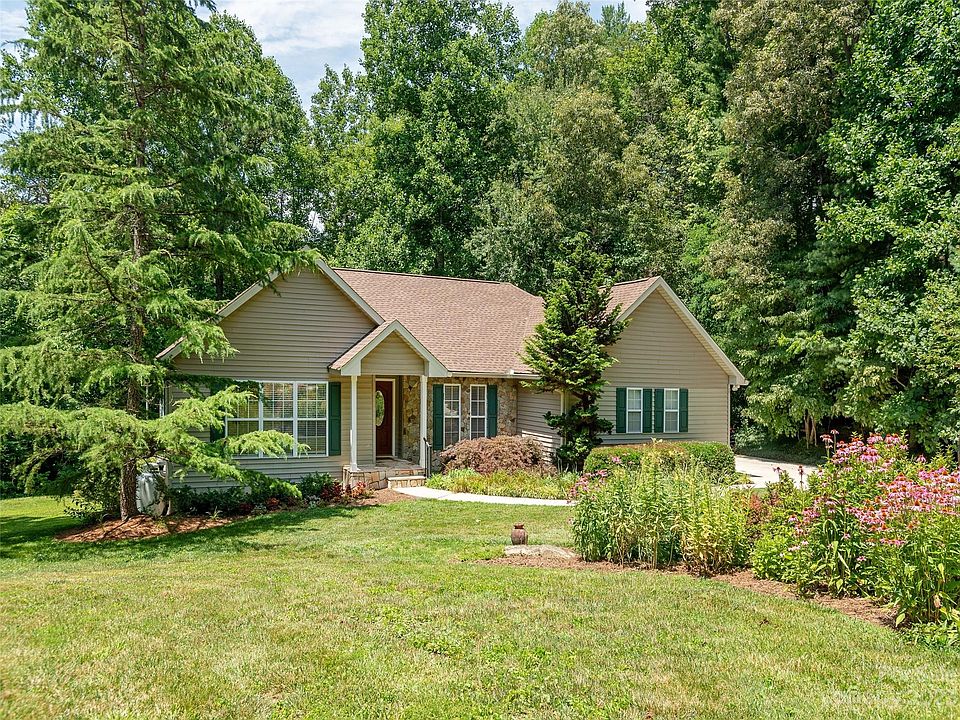 1st image of 140 Foothills Dr