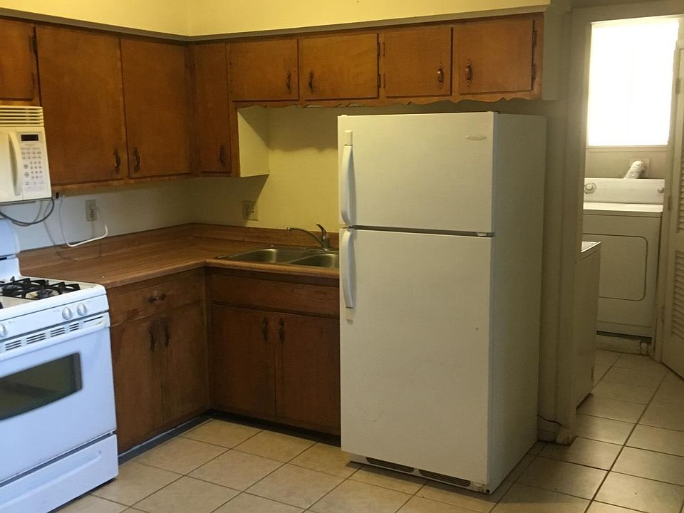 1st image of 3816 N Sterling Ave APT B