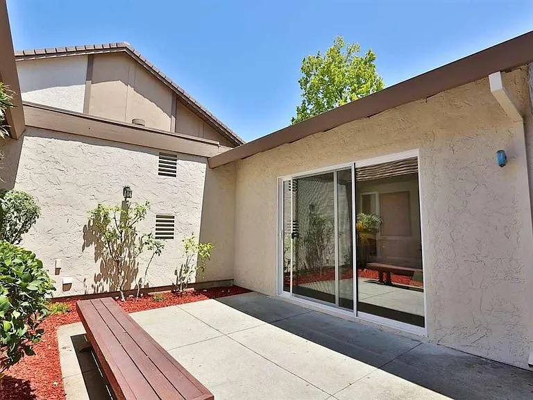 10213 Parish Pl — Photo 7