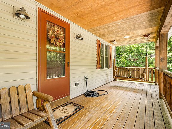 3rd image of 931 Black Oak Dr
