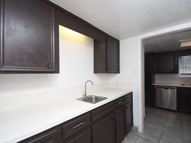 510 Chambly Dr — Photo 43