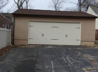515 N 4th St, Saint Charles, MO 63301