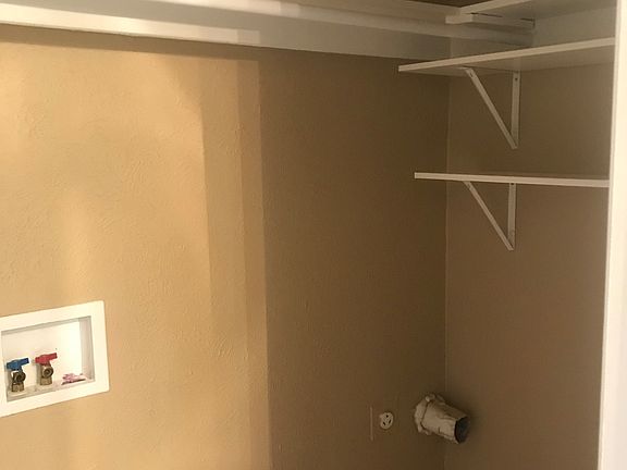 5th image of 324 Rolling Hills Dr #326