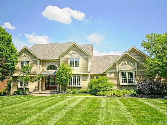 2nd image of 3408 Arlington Pl