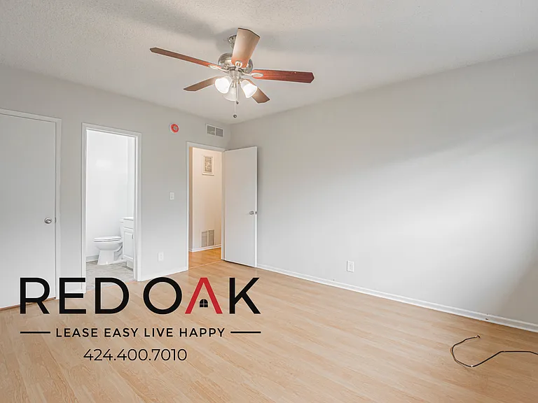 710 N Genesee Ave #10 — Photo 17
