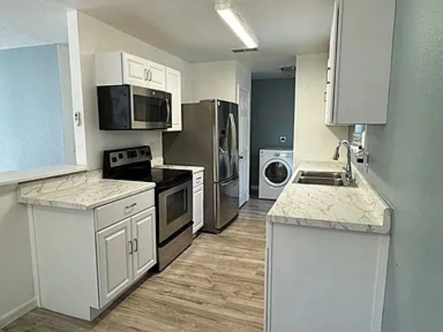 Charming 3BR House in Umatilla — Photo 1