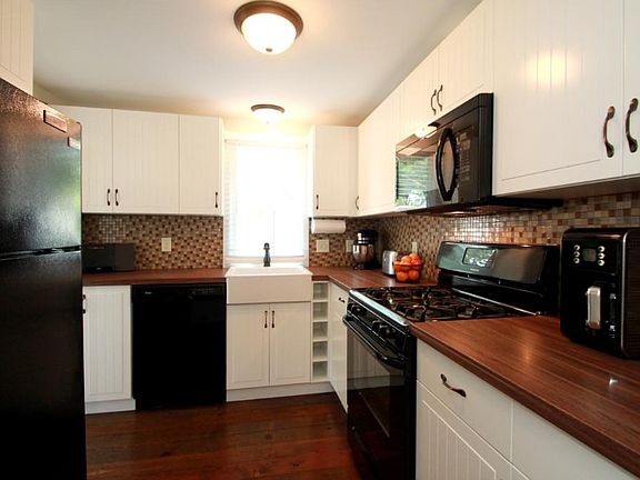 3rd image of 664 Larpenteur Ave W