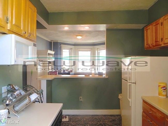 2nd image of 105 Queensberry St APT 3B
