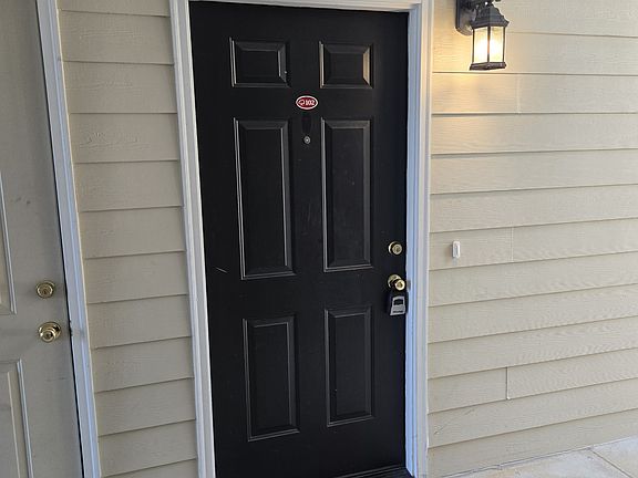 2nd image of 3159 Wisteria Ln Unit 102