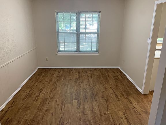 5th image of 2411 Shelby Oak Ln