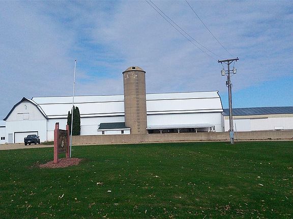 4th image of 1628 County Road B
