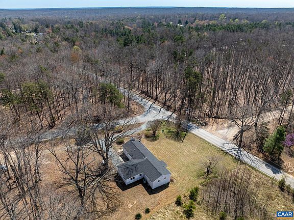 4th image of 19 Harlow Town Rd