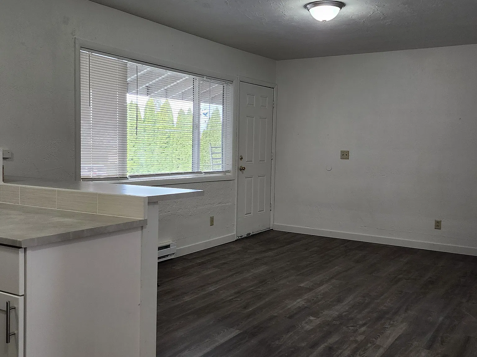 2 bed, 750 sqft, $1,300 — Photo 4