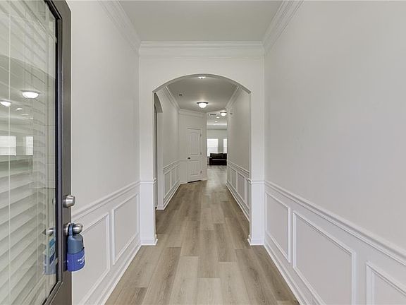 4th image of 381 Eagles Bluff Way