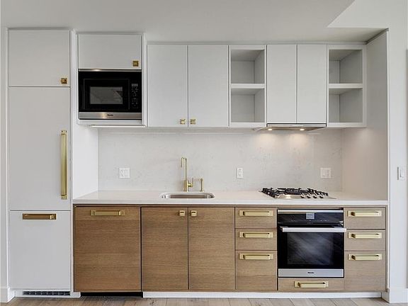 3rd image of 70 E Rainey St #1203