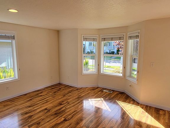 3rd image of 3350 Bali Street NE