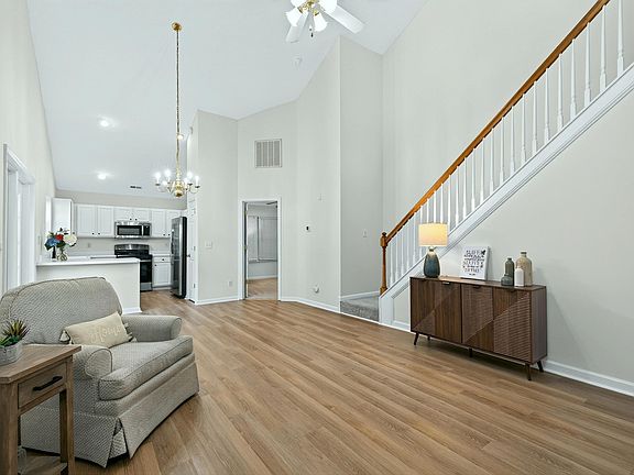 5th image of 304 Fountain Springs Rd
