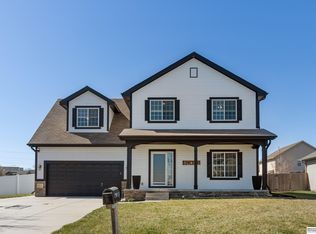 10622 S 111th St, Papillion, NE 68046