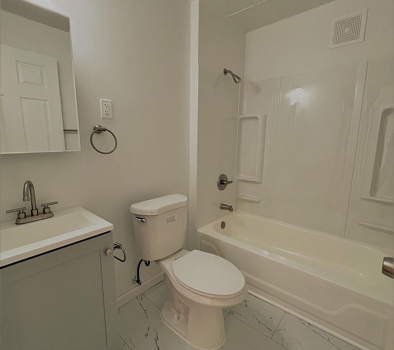 18 Kent Avenue - 18 Kent Ave Pittsfield, MA | Zillow - Apartments for ...