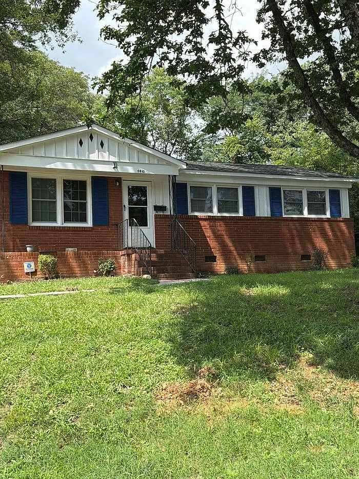 3 bed, 1.0 bath, 1000 sqft, $1,650 — Photo 1