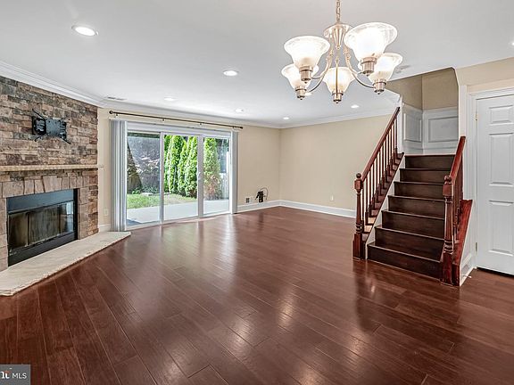 2nd image of 10 Devon Ct