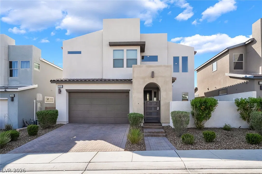 3 bed, 2.5 bath, 2017 sqft, $2,595 — Photo 1